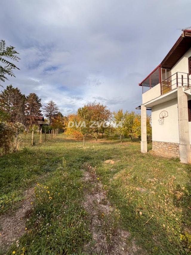 Vikendica u Čortanovcima – mir, priroda i udobnost na dohvat ruke!