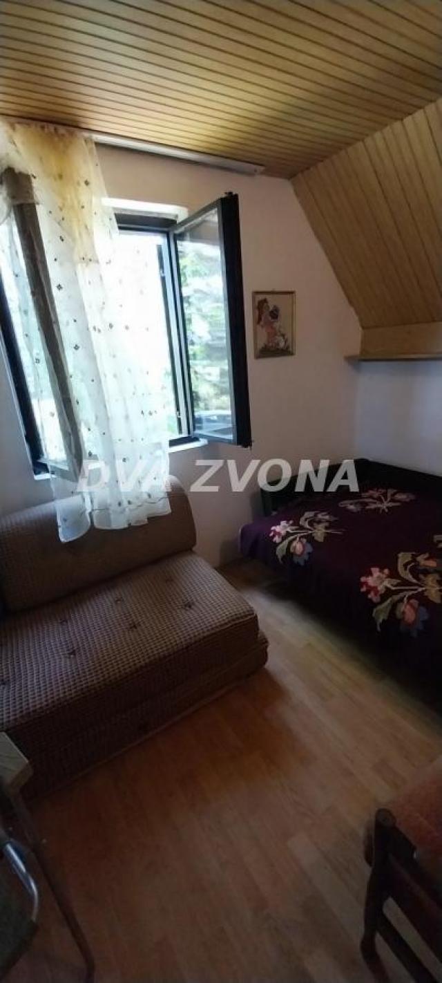 Na prodaju – vikendica sa placem u Čortanovcima (38 m² + garaža, plac 13 ari)