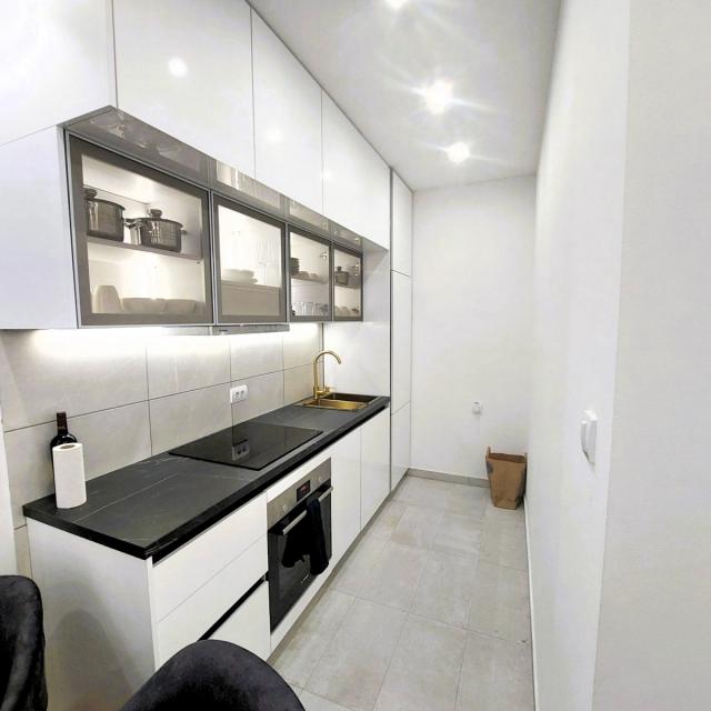 Banovo brdo, Karpoševa, 41m2, 1/6, lux, novogradnja