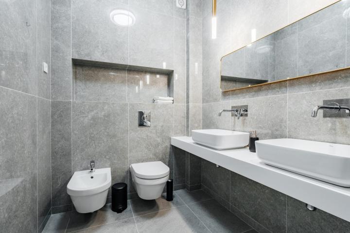 Moderan townhouse sa pogledom na more i bazenom – Blizikuće, Budva
