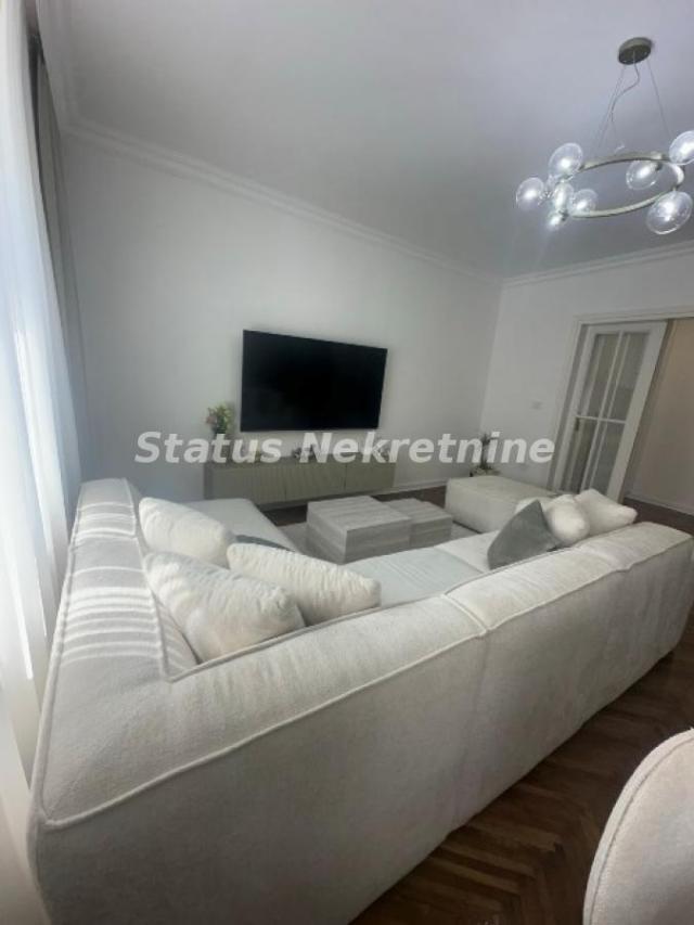 Novi Sad - Centar - trosoban stan