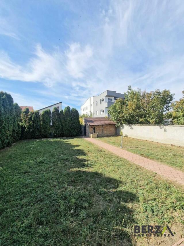 VELIKA PORODIČNA KUĆA - ADICE