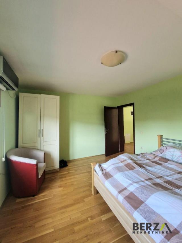 VELIKA PORODIČNA KUĆA - ADICE