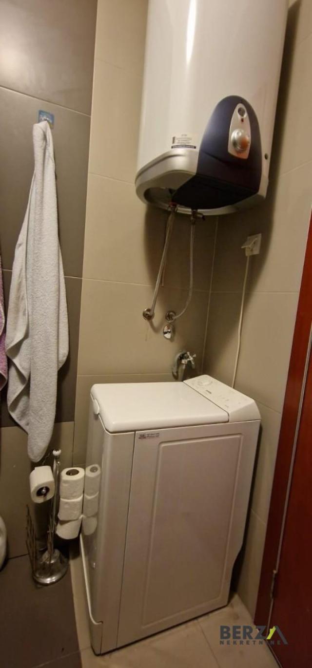 NAMEŠTEN ČETVOROSOBAN STAN SA GARAŽOM, PET FRIENDLY, CENTAR 