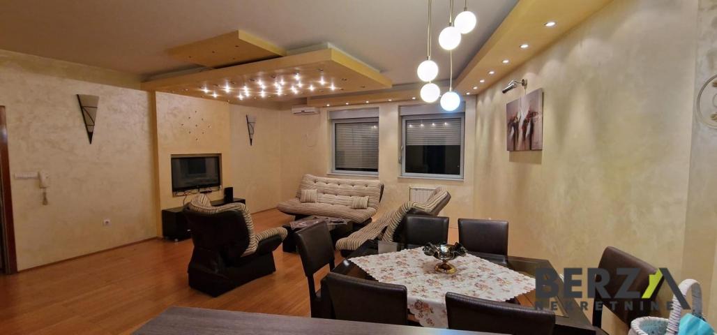 NAMEŠTEN ČETVOROSOBAN STAN SA GARAŽOM, PET FRIENDLY, CENTAR 