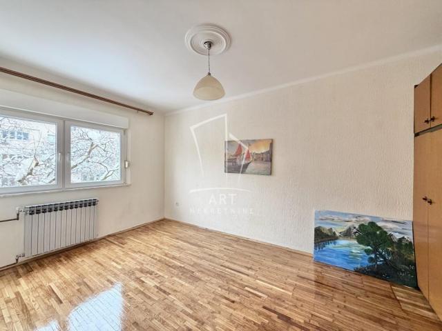 Dvosoban, Profesorska kolonija ID#13544