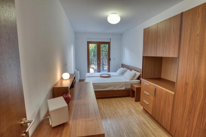 Podgorica, Gorica - two-bedroom luxury apartment with parking space