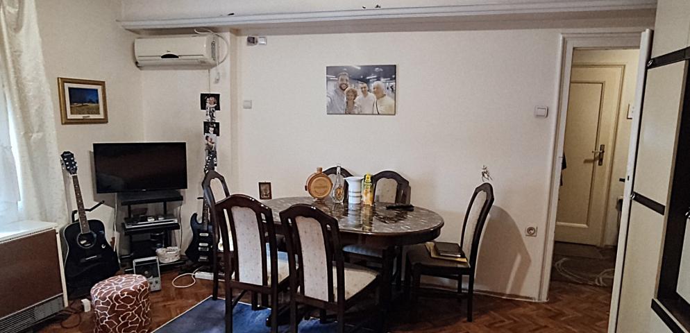 Lion, sam na spratu, trostran, mogućnost 2 spavaće sobe .. 