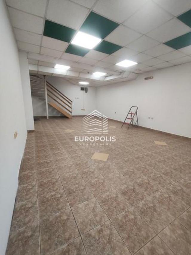 Na prodaju atraktivan dvoetažni lokal sa garažom ID#8995
