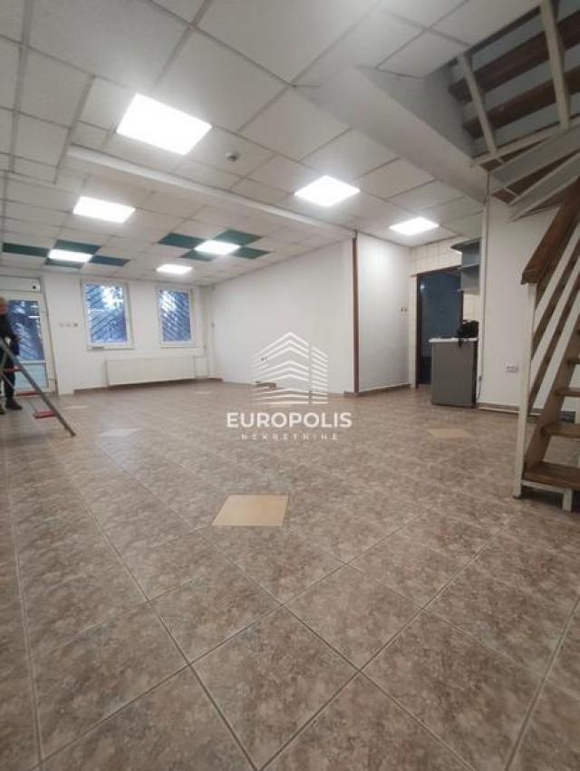 Na prodaju atraktivan dvoetažni lokal sa garažom ID#8995