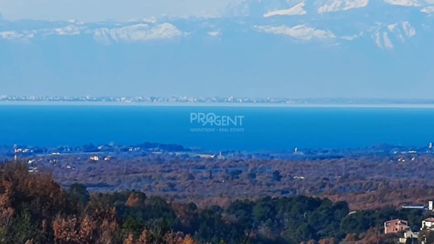 ISTRA, GROŽNJAN, GRAĐEVINSKO ZEMLJIŠTE, PRODAJE SE