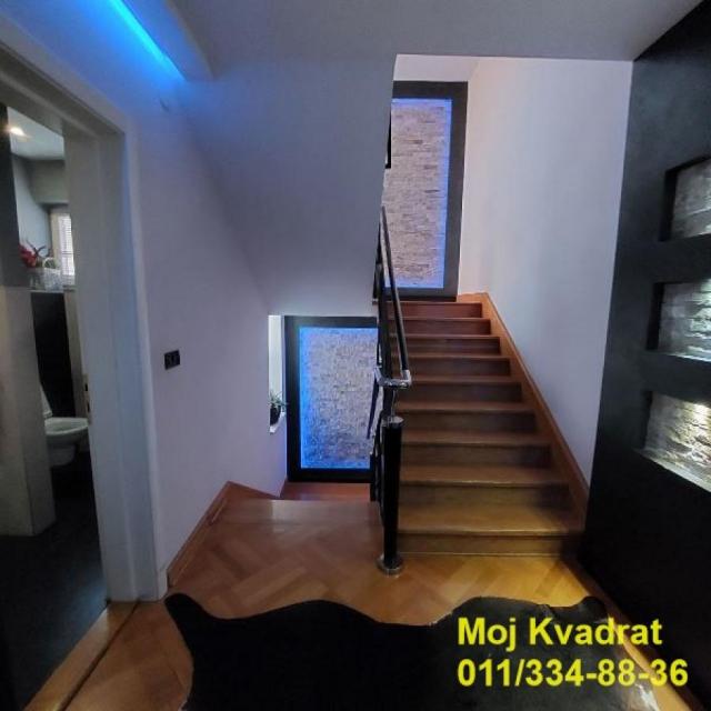 Čukarica, Banovo brdo - Zimonjićeva, 400m2