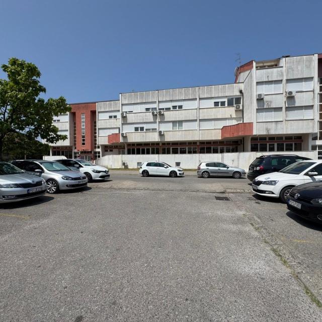 Podgorica, Autobuska stanica – poslovni prostor sa parkingom