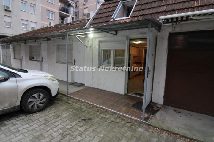 Odličan Uknjižen stan. . . 