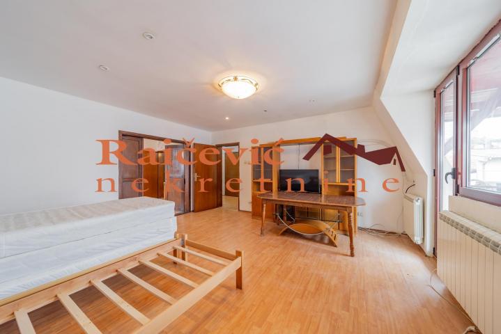 ZVEZDARA UCITELJSKO NASELJE 250m2 , T ,2700e