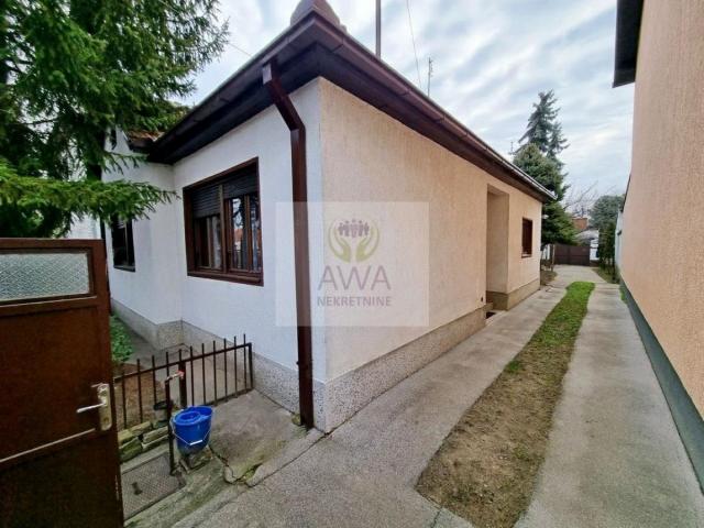Sombor – dve kuće na jednom placu, 147m2, Mlake
