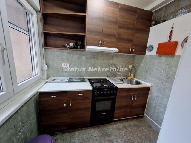 RENOVIRAN DVOSOBAN STAN 51M2 LIMAN 1 KOD FAKULTETA 350EU