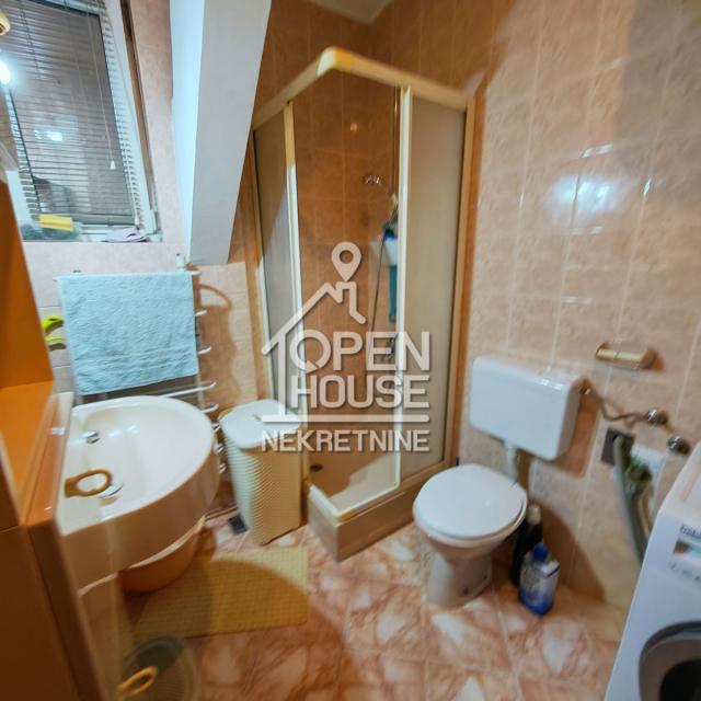  Stan na dva nivoa 110 m², treći sprat, Stari grad, Beograd