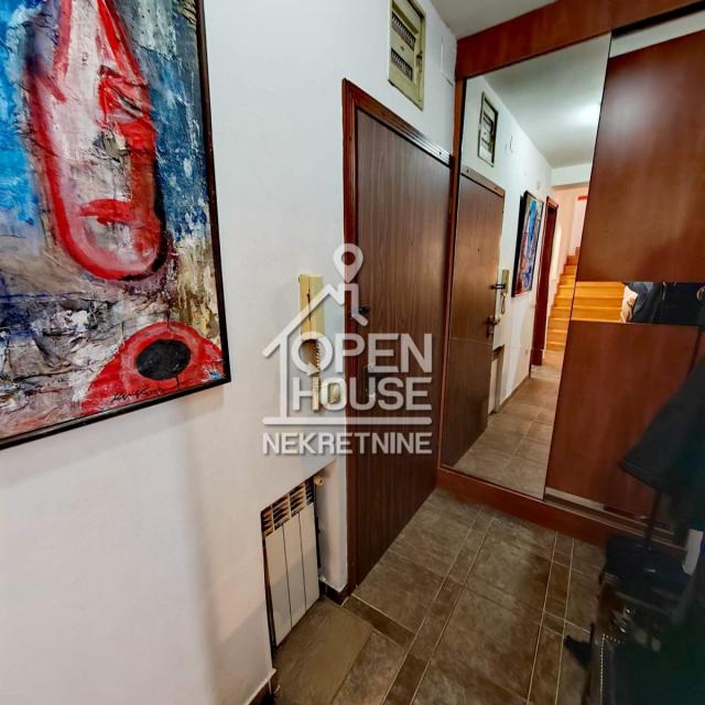  Stan na dva nivoa 110 m², treći sprat, Stari grad, Beograd