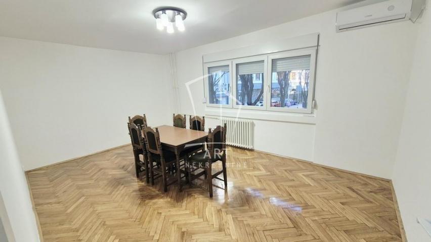 Botanička bašta, Kneza Danila, 68m2 ID#142151