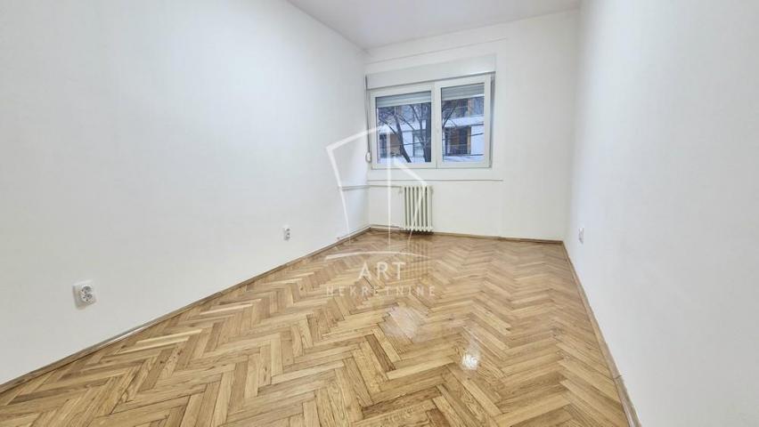 Botanička bašta, Kneza Danila, 68m2 ID#142151