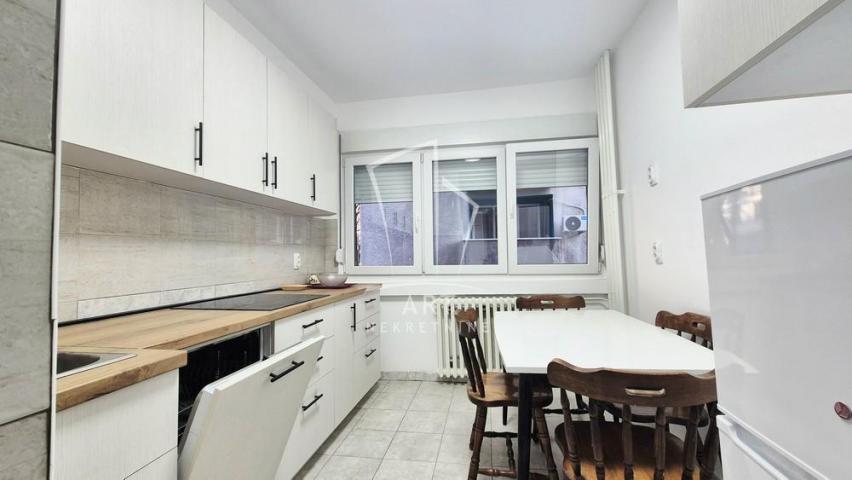 Botanička bašta, Kneza Danila, 68m2 ID#142151