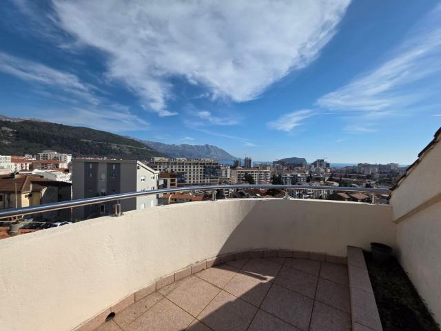 Dupleks 120m² sa 3 terase i panoramskim pogledom na more – Dubovica Lux, Budva