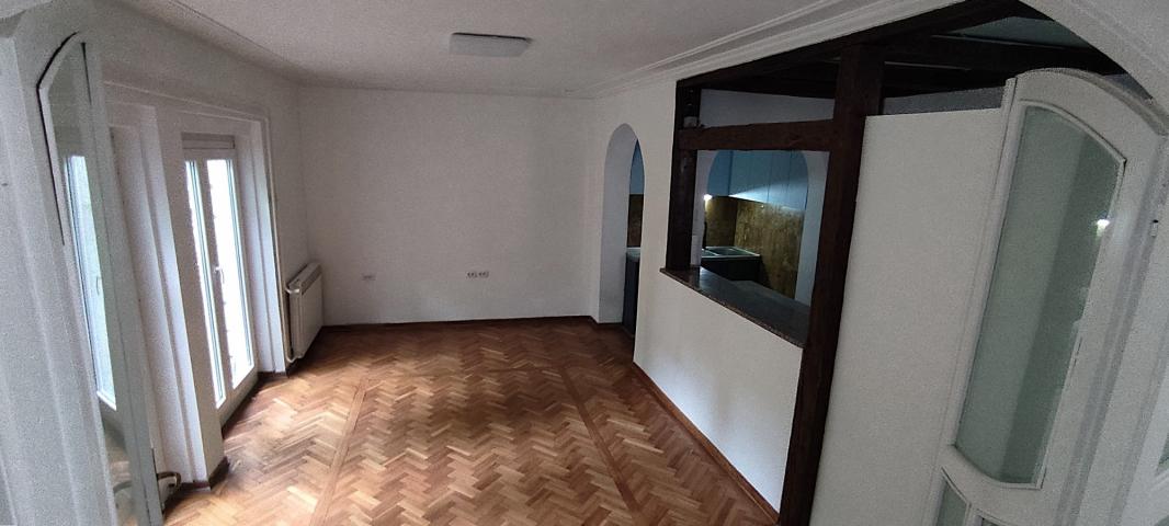 Neimar, luksuzna kuća sa baštom, prazna ili nameštena, po želji .. 