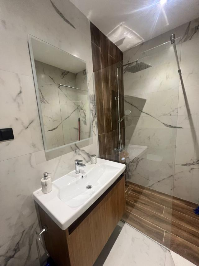 Jednosoban stan sa pogledom na more na prodaju u Bečićima