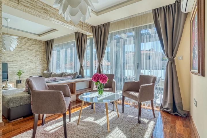 Prodaja luksuznog četvorosobnog duplex penthouse stana 188m² sa garažom i panoramskim pogledom na mo
