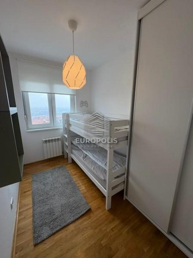 Lux namešten stan u novoj zgradi ID#9075