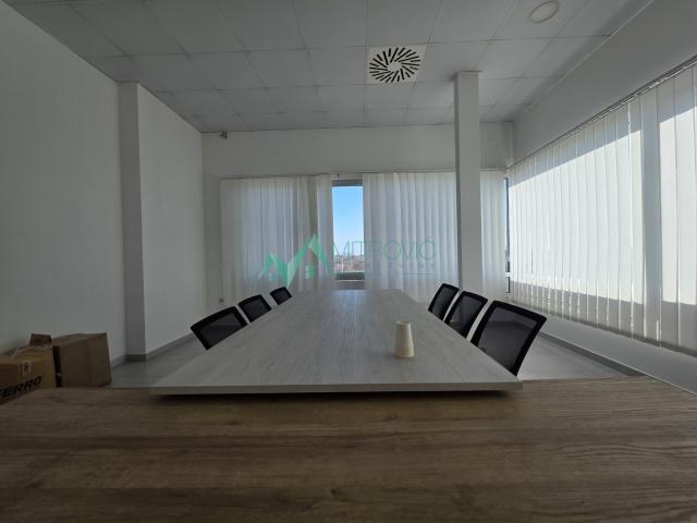  PRODAJA – POSLOVNI OBJEKAT 810 m² NA PLACU 3.384 m² | MAGACIN + UPRAVNI DEO | ODLIČNA INVESTICIJA 