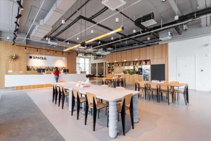 Bukirajte rezervisano coworking mesto na lokaciji Spaces Navigator II