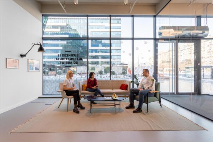Bukirajte rezervisano coworking mesto na lokaciji Spaces Navigator II