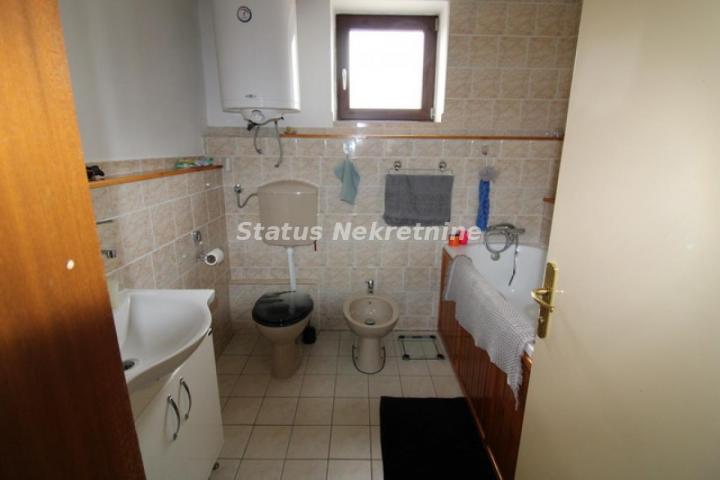 Ekskluzivno zastupanje-Extra Lokacija-Porodična kuča 230/567 m2-Su+Pr+Pk