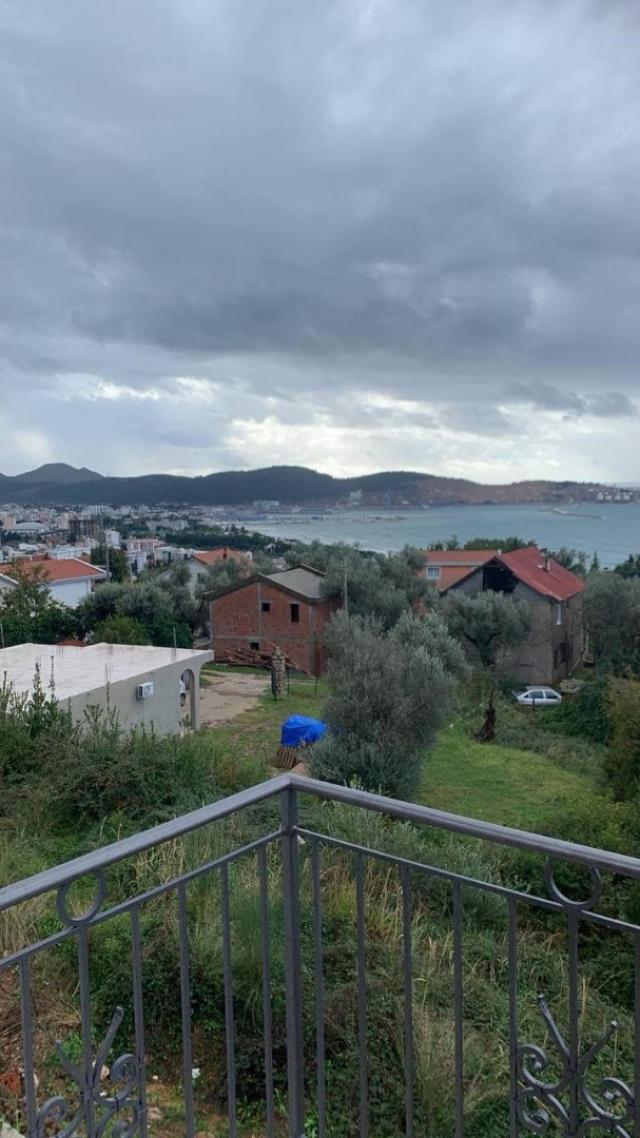Houses with a view in Bar, Šušanj