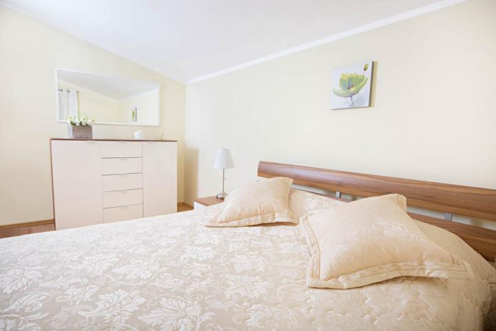 Bright spacious three-story house in Utekha