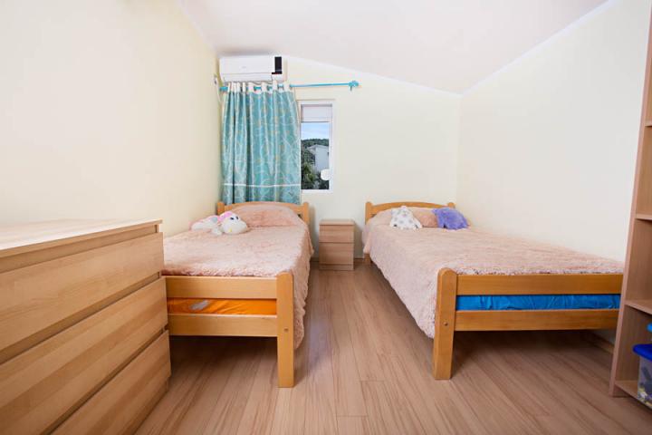Bright spacious three-story house in Utekha