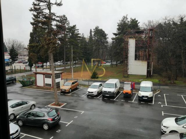 Poslovni prostor – 162 m²