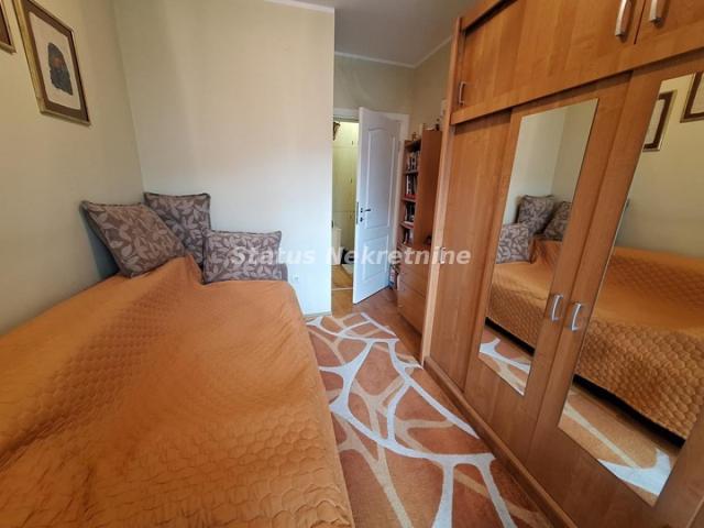 DVOSOBAN STAN 45M2 SOMBORSKI BULEVAR U DOBROM STANJU 139 000EU