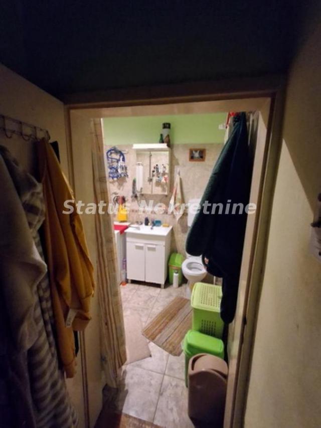 Futog-Uknjižena kuća 156 m2 starije gradnje sa Lokalom i Podrumom u blizini Dunava-065/385 8880