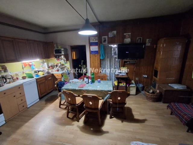 Futog-Uknjižena kuća 156 m2 starije gradnje sa Lokalom i Podrumom u blizini Dunava-065/385 8880
