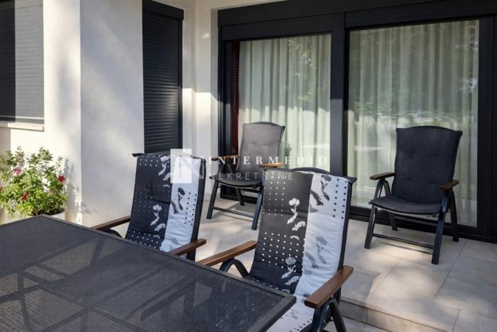 Stan Igalo – prva linija do mora, novogradnja, garaža, 107m²