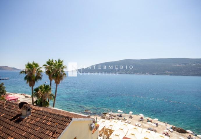Prodaja – jednosoban stan, 60 m², prva linija mora, Herceg Novi