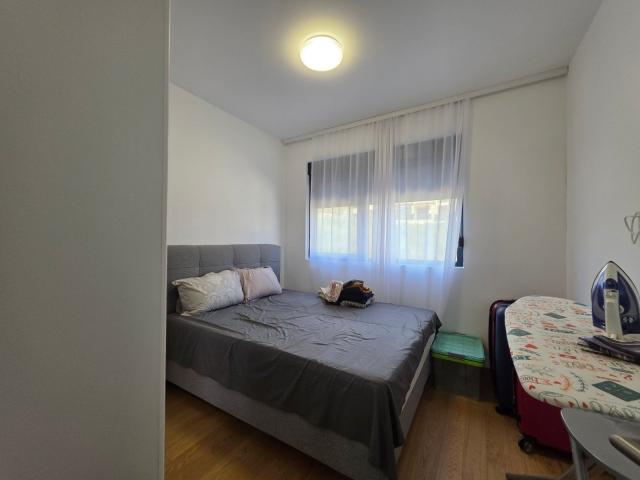 Nov dvosoban stan 71m2 sa pogledom na more i garaznim mestom u Becicima