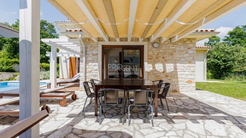 ISTRA, BARBAN, KUĆA S BAZENOM, PRODAJE SE