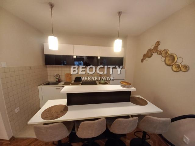 Novi Sad, Centar, Pavla Papa, 3.0, 81m2, 1000EUR