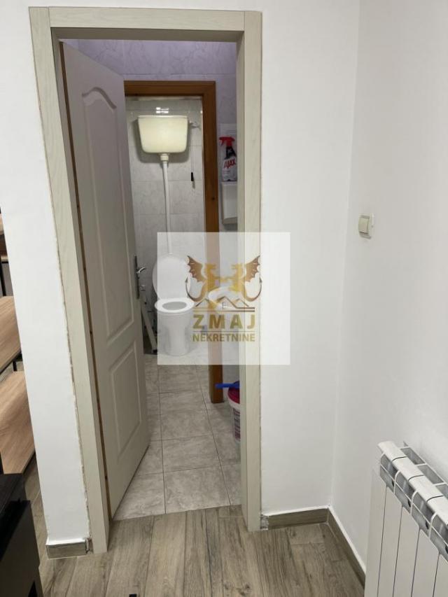 LOKAL 40m2, TELEP, ULICNI LOKAL, LEPA I ATRAKTIVNA LOKACIJA