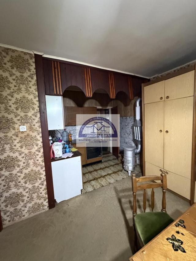 ODLICNA KUCA U MILATOVCU SA POMOCNIM OBJEKTIMA I GARAZOM