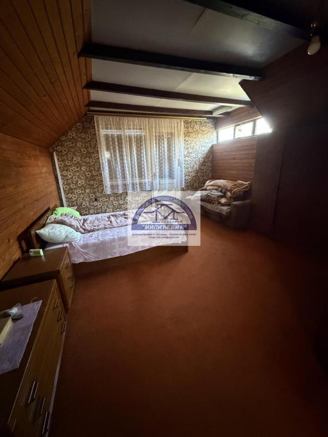 ODLICNA KUCA U MILATOVCU SA POMOCNIM OBJEKTIMA I GARAZOM